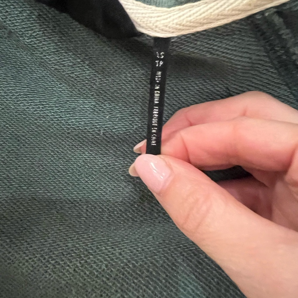 Urban Outfitters Cropped Sweatshirt & Hoodie - Picture 6 of 7
